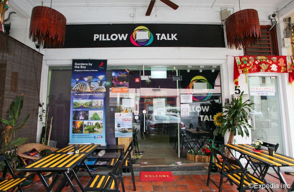 Pillow Talk 2* Singapura
