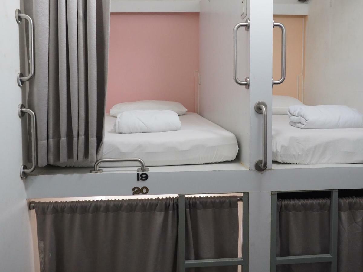 Pillow Talk Hotel kapsul